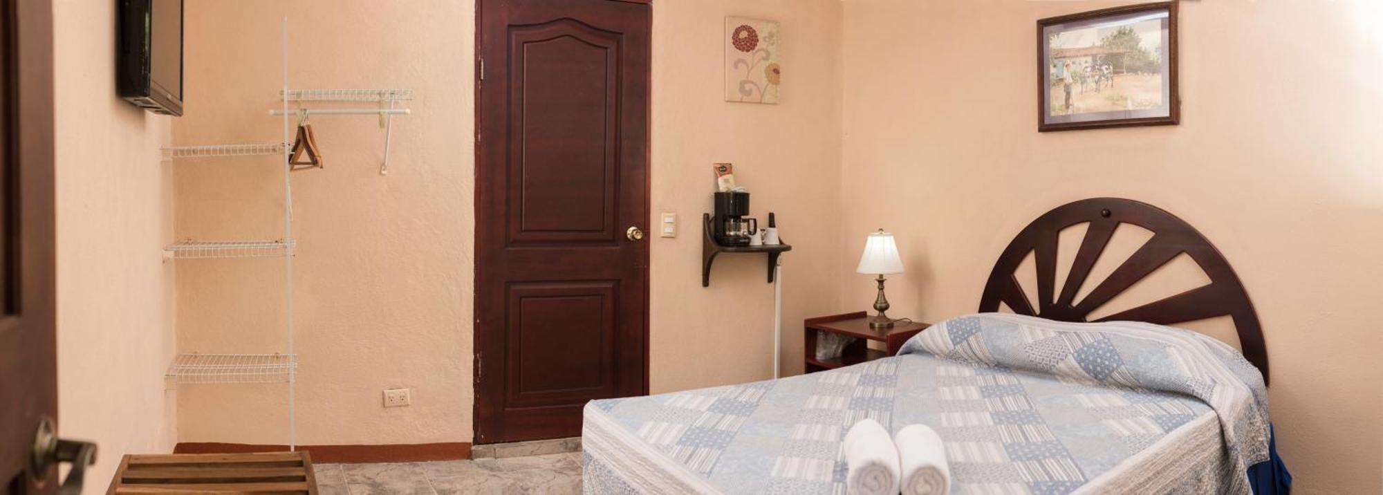 Diuwak Hotel Dominical Bagian luar foto