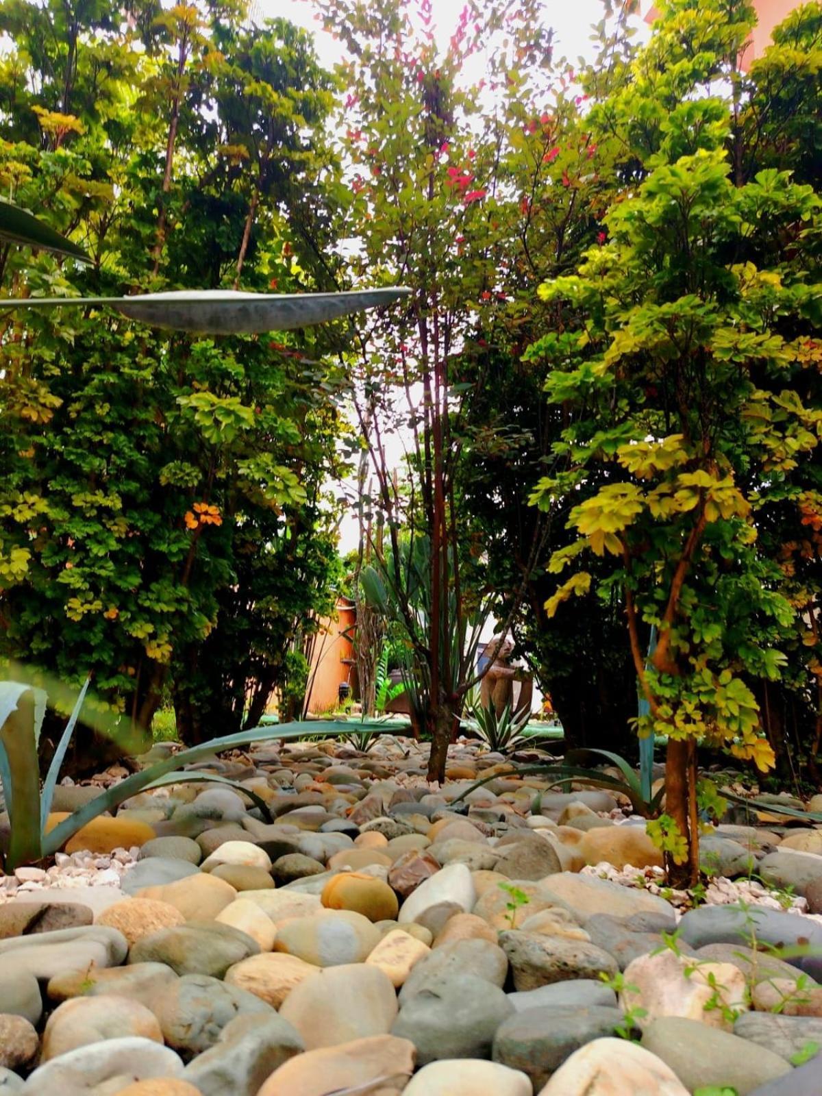 Diuwak Hotel Dominical Bagian luar foto