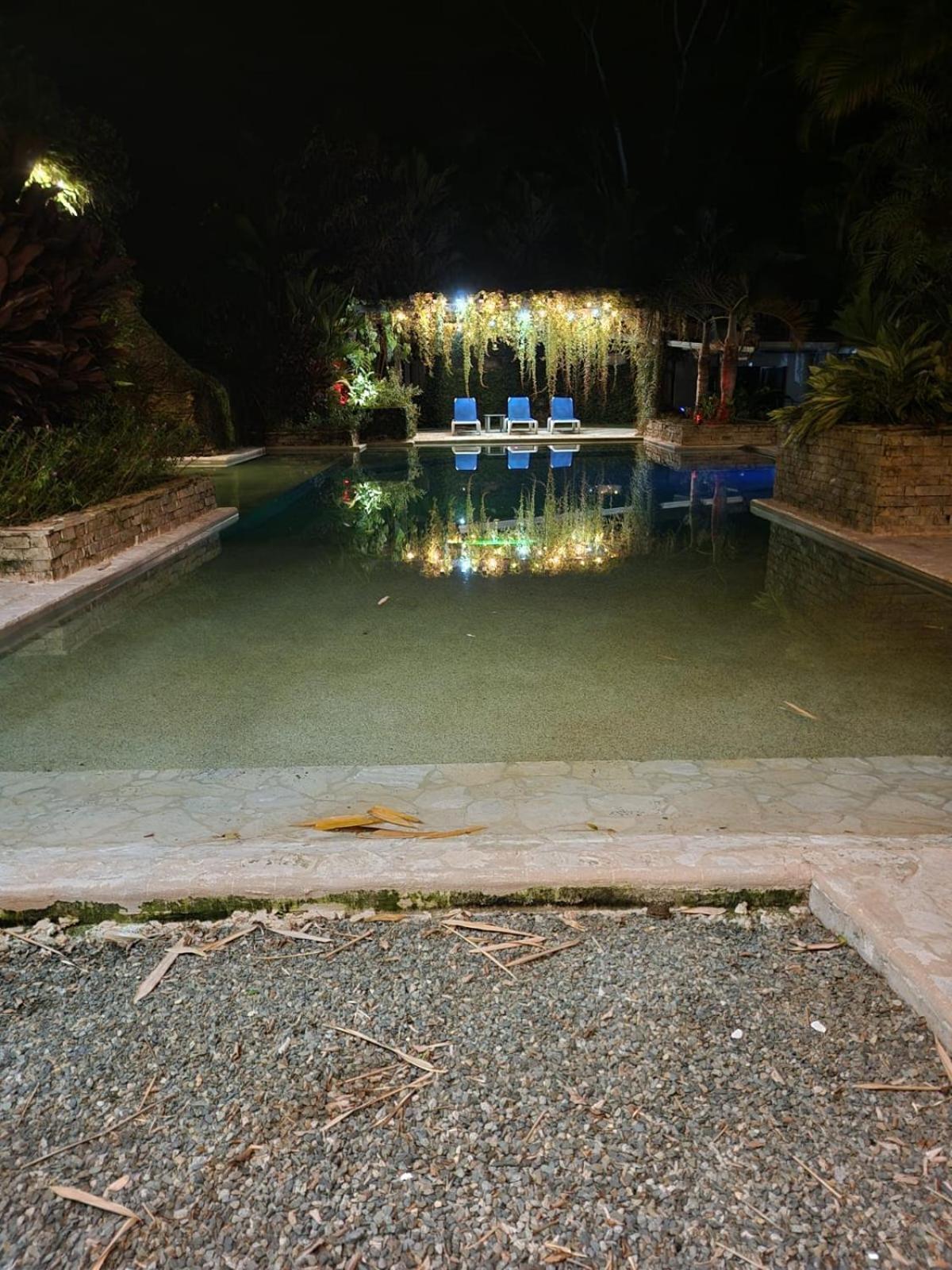 Diuwak Hotel Dominical Bagian luar foto