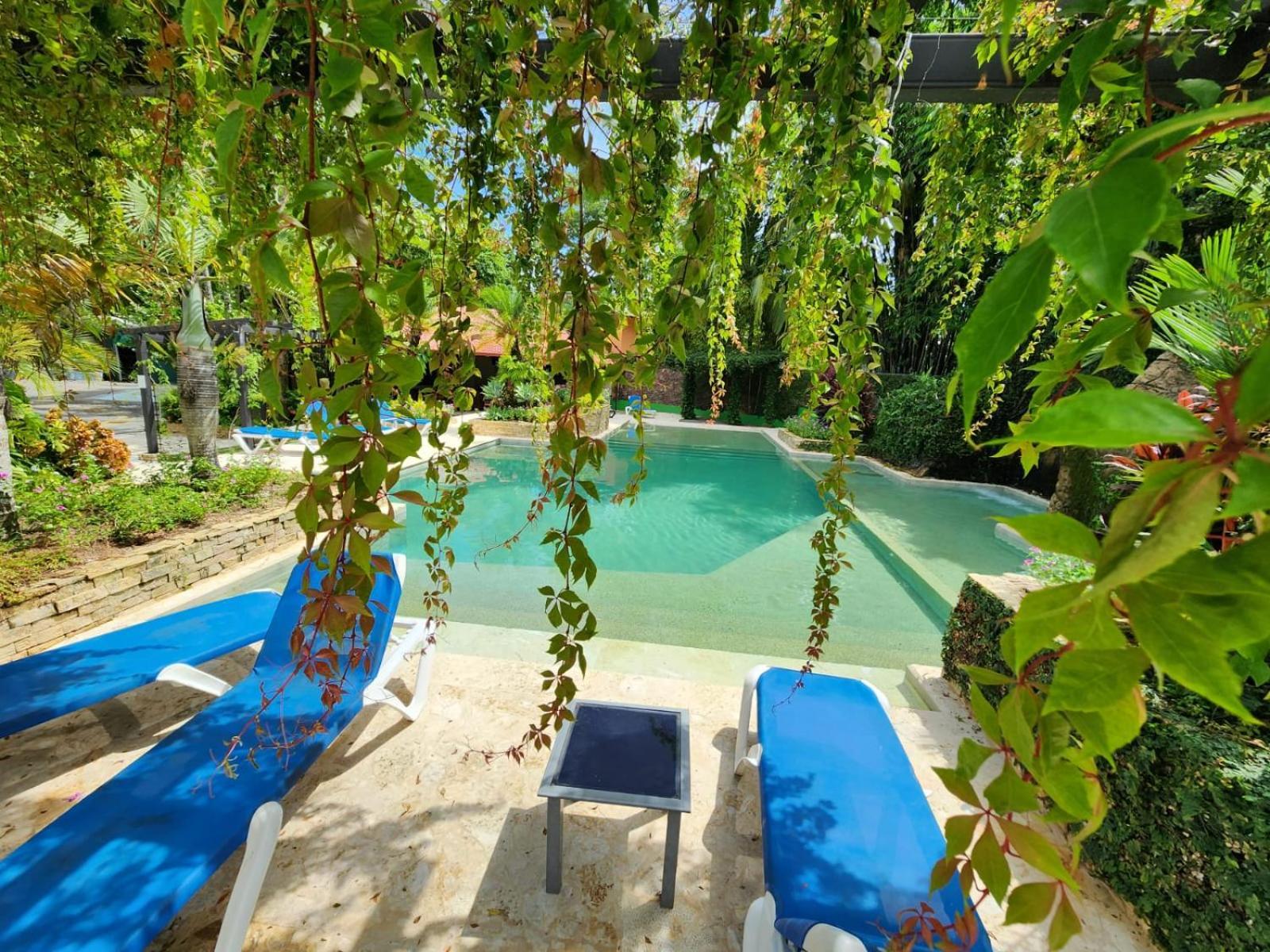 Diuwak Hotel Dominical Bagian luar foto